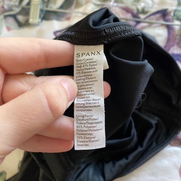 SPANX Faux Leather Leggings Size Small Petite High Rise Compression Slimming - Picture 6 of 7